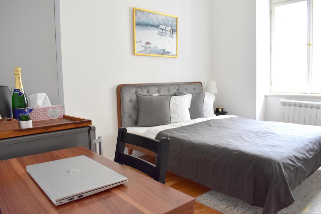 Lovely Apartment In Center 프라하 외부 사진