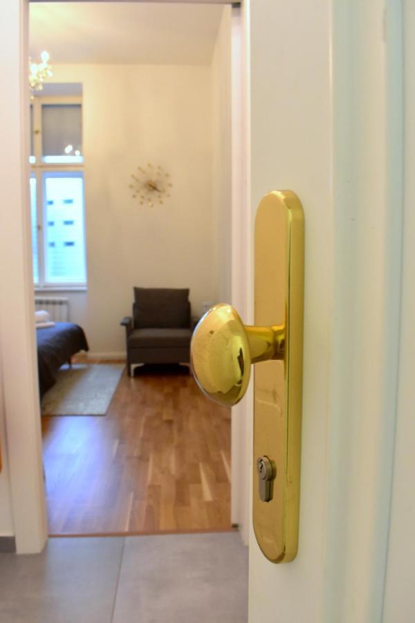 Lovely Apartment In Center 프라하 외부 사진