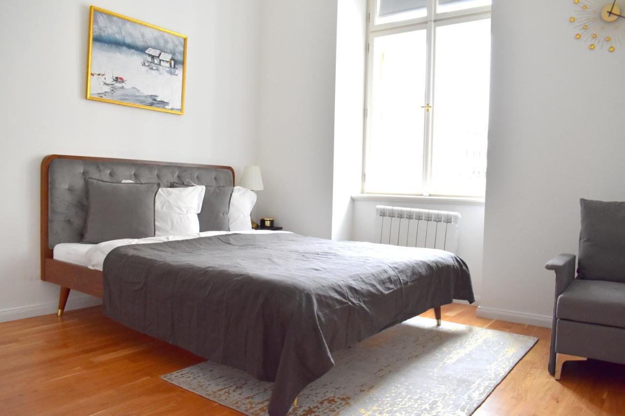Lovely Apartment In Center 프라하 외부 사진