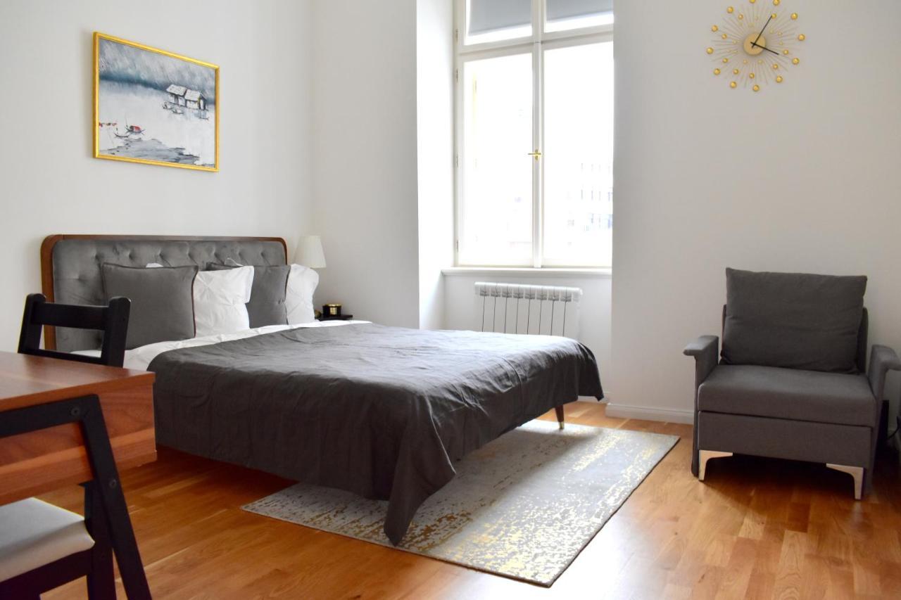 Lovely Apartment In Center 프라하 외부 사진